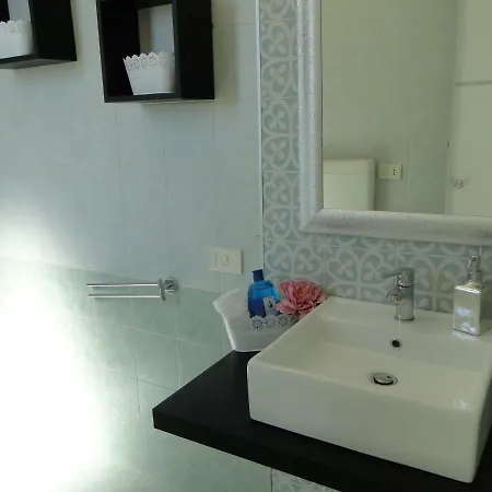 Le Vele B&B 캄포펠리체 디 로첼라